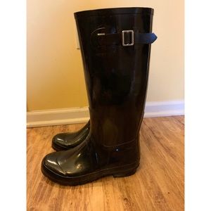 Women’s glossy rain boots